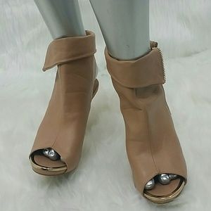 Cute Tan Heels